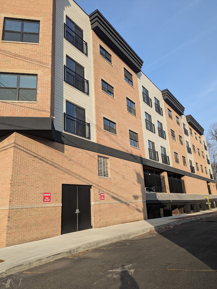 Downtown Woodbridge New Jersey showcasing Blue Snow Capital multifamily real estate investments